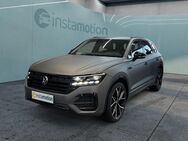 VW Touareg, 3.0 V6 TDI BLACK STYLE R-LiLED, Jahr 2023 - München