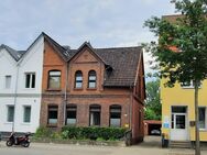 Doppelhaushälfte, 2 Wohnungen, mit traumhaftem Garten, Nähe Zentrum Uelzen - Uelzen