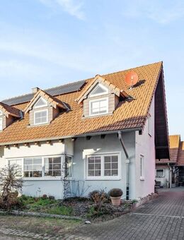 Charmantes Zweifamilienhaus mit Werkstattgarage in Homburg - Homburg