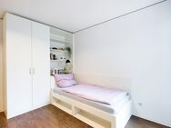DIE ZIMMEREI | Helles, großes Apartment in beliebter zentraler Lage - möbliert | Large Bude - München