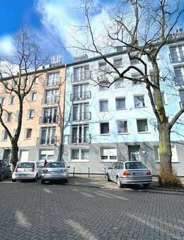 2-Zimmer-DG-Wohnung in Oberbilk, frisch saniert, 5.OG ohne Aufzug - Düsseldorf