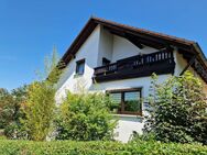 Attraktive 4 Zimmer-Dachgeschosswohnung im gepflegten Einfamilienhaus - Lichtenfels (Bayern)