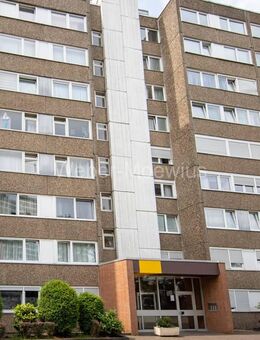 Attraktive Etagenwohnung mit Balkon und Stellplatz - Bergisch Gladbach