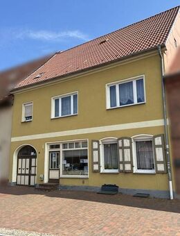 Grundstück in Innenstadtlage am Kanal - Wohn-& Geschäftshaus mit Nebengelass & Innenhof offenbart eine Menge Potential - Röbel (Müritz)