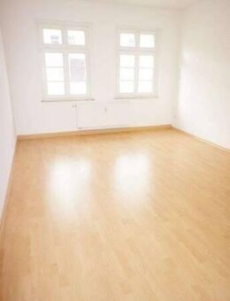 Wohnung im 1. OG ! Bad mit Fenster ! Laminat ! Balkon an der Küche - Chemnitz