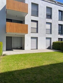 Glückliche Käufer gefunden: Begehrte 2,5 Zi. Wohnung mit großer Terrasse und herrlichem Gartenanteil mitten in Radolfzell - Radolfzell (Bodensee)