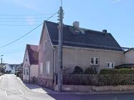 Teilsaniertes Einfamilienhaus mit Dachterrasse in ruhiger Lage von Bad Klosterlausnitz - Ihr Projekt mit Potenzial! - Bad Klosterlausnitz
