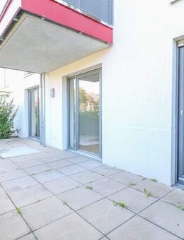Sonnenverwöhnte Erdgeschosswohnung mit Terrasse, moderner Einbauküche & Tiefgaragenstellplatz - Darmstadt