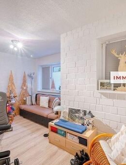 IMMOBERLIN.DE - Jung gebliebene Wohnung mit Südwestterrassen, Garten, geräumigem Garagenplatz & Pkw-Stellplatz - Zeuthen
