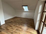 Schöne Wohnung mit Balkon und Einbauküche ab sofort oder 1.8. zu vermieten! - Passau