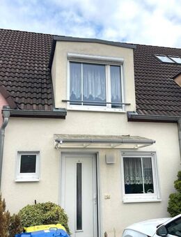 Hönow: Reihenmittelhaus mit Keller in ruhiger Seitenstraße - Hoppegarten