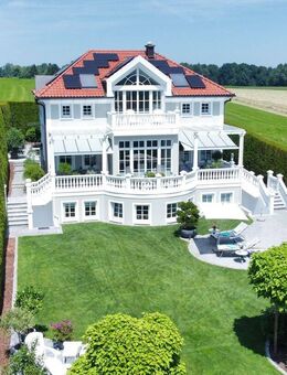 Exklusive Chiemsee-Villa in Bestlage von Prien am Chiemsee - Bergpanorama, Sauna, Einliegerwhg. - Prien (Chiemsee)