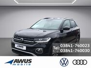 VW T-Cross, 1.5 TSI Move, Jahr 2023 - Wismar