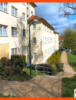 Renovierte 3-Raum-Wohnung in ruhiger Lage! Küche u. Bad mit Fenster // Balkon mit Blick ins Grüne! - Gera