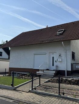 Freistehendes Einfamilienhaus mit schönem Grundstück in Maintal - Maintal