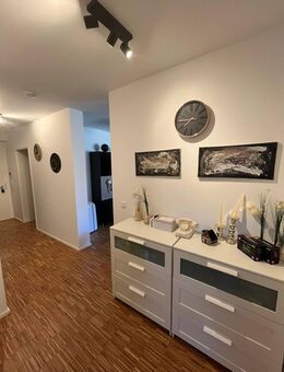 ZU VERMIETEN: Wunderschöne + moderne 3-Zimmer Wohnung (1.OG) mit Balkon in einer sehr guten Wohngegend - Soest