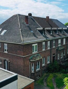 Dreistöckiges Endreihenhaus im Stil einer Stadtvilla zum Wachküssen in zentraler Lage von Bottrop - Bottrop