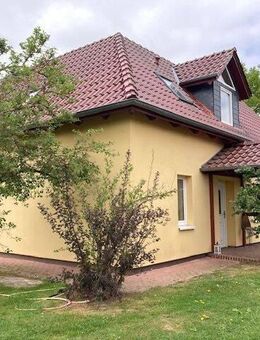 Einfamilienhaus mit großer Werkstatt und Doppelgarage auf 1.130 m² Grundstück in Grambow - Grambow (Landkreis Nordwestmecklenburg)