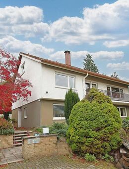 Einzigartiges Einfamilienhaus mit Einliegerwohnung und großem Gartengrundstück - Sindelfingen