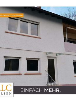 --Einfamilienhaus mit Einliegerwohnung mit super Fernsicht-- - Eichenbühl