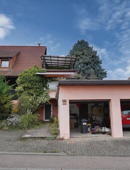 Doppelhaushälfte mit Gestaltungspotential und außergewöhnlich großen Garten in Bretten - Bretten