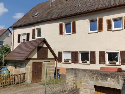 Denkmalgeschützte, großzügige, schöne 4-Zimmer-Wohnung in Michelfeld-Gnadental - Sanierungsbedürftig