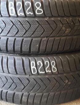 2x Winterreifen Pirelli Sottozero 3 (RSC) 225/45 R18 95H Dot3220 5mm B228 - Euskirchen Zentrum
