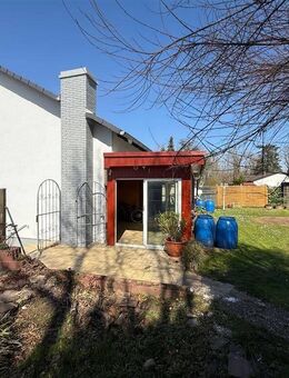 Großzügiges Familienhaus mit Garten/2 Garagen und Stellplätze in 66740 Steinrausch zu verkaufen - Saarlouis