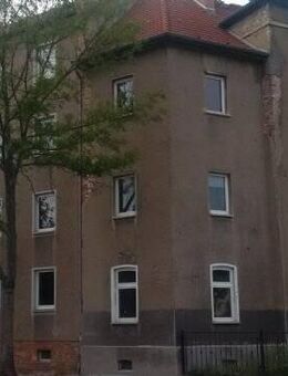 Gebäudekomplex aus 4 Mehrfamilienhäusern und Garagenhof - Merseburg