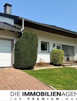 Schönes Einfamilienhaus mit Einliegerwohnung, Garage und Carport - Meinerzhagen