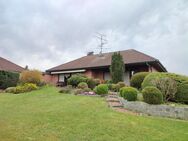 Einfamilienwohnhaus im Bungalowstil mit großem Garten in Ortsrandlage von Siegenburg - Siegenburg