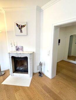 Wunderschöne renovierte 3-Zimmer-Wohnung mit Balkon, 2 Bäder, off Kamin, neue Einbauküche, Parkett ... - Jülich