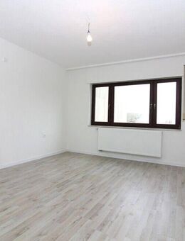 Erstbezug nach Renovierung: 2-Zimmer-Wohnung mit Loggia und optionalem Stellplatz in Ludwigshafen - Ludwigshafen (Rhein)