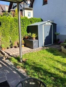 Modernisiert, 4 Zimmer, 2 Bäder, Erdgeschoss, eigener Garten, eigener Eingang! Zentrumsnah! - Miesbach