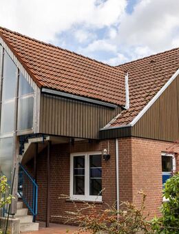 *** 2 PARTEIEN - EG (ex) PRAXIS und DG große WOHNUNG *** - Ganderkesee