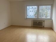 Helle 2 Zimmer DG Wohnung in Mülheim. - Mülheim (Ruhr)