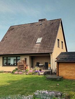 5-Zimmer-Einfamilienhaus in ruhiger Lage mit Gäste-WC, Terrasse, Vollkeller und Garage auf großem Grundstück - Elmenhorst (Landkreis Stormarn)