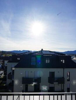 Provisionsfreie, neuwertige 4-Zi.-Wohnung im Penthouse-Stil mit Dachterrasse in Traunstein. - Traunstein