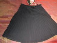 NEU * Edel * Seiden- Chiffon * Crepe de Chinè * Pliseè- Falten * Rock mit Romantik- Schleife "MNG" Mango * Gr. 34- 36/ XS- S * schwarz * Gothic * - Riedlingen