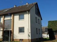 Renovierungsbedürftiges Zweifamilienhaus mit großem Garten und Nebengebäude - Durmersheim
