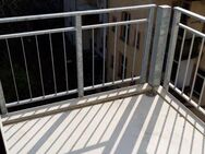 helle günstige 3-Zimmer-Wohnung mit Balkon - Chemnitz