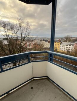 Über den Dächern Plauens - helle Familienwohnung mit modernem Tageslichtbad , kurzfristig bezugsfertig - Plauen