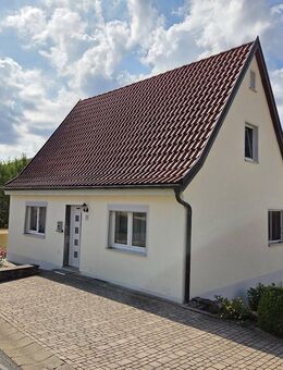 Gemütliches Wohnen (ca. 110 m² Wfl.) mit pflegeleichtem Grundstück (238 m²) im schönen Steigerwald! - Oberaurach