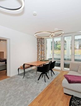 Traumlage direkt am Englischen Garten: Gehobene, lichtdurchflutete 3-Zimmer-Wohnung im Split-Level! - München