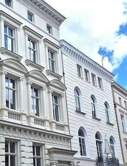 Eindrucksvolles Wohn- & Geschäftshaus mit 7 WE (6 frei verfügbar) und 1 GE in bester Altstadtlage! - Lübeck