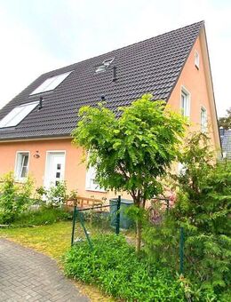 Renditeobjekt ! Modernes vermietetes Zweifamilienhaus in Oranienburg - Oranienburg