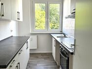 Selbst malern und 1 Monat Miete sparen - mit Einbauküche, Balkon und Tageslichtbad - Magdeburg