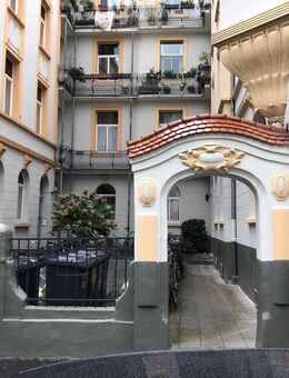 KS-Vorderer Westen Altbauflair: 3-4 Zimmer, Küche, Bad- Whg., 1 Balkon - Kassel