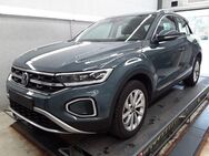 VW T-Roc, 1.5 l TSI Style Dienstwagen Anschlussga, Jahr 2024 - Wackersdorf