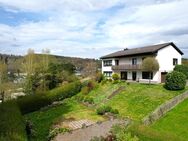 Ruhig gelegenes, freistehendes Haus mit Garten, Terrasse, Balkon, Garage und einmaligem Ausblick in Gerolstein - Gerolstein